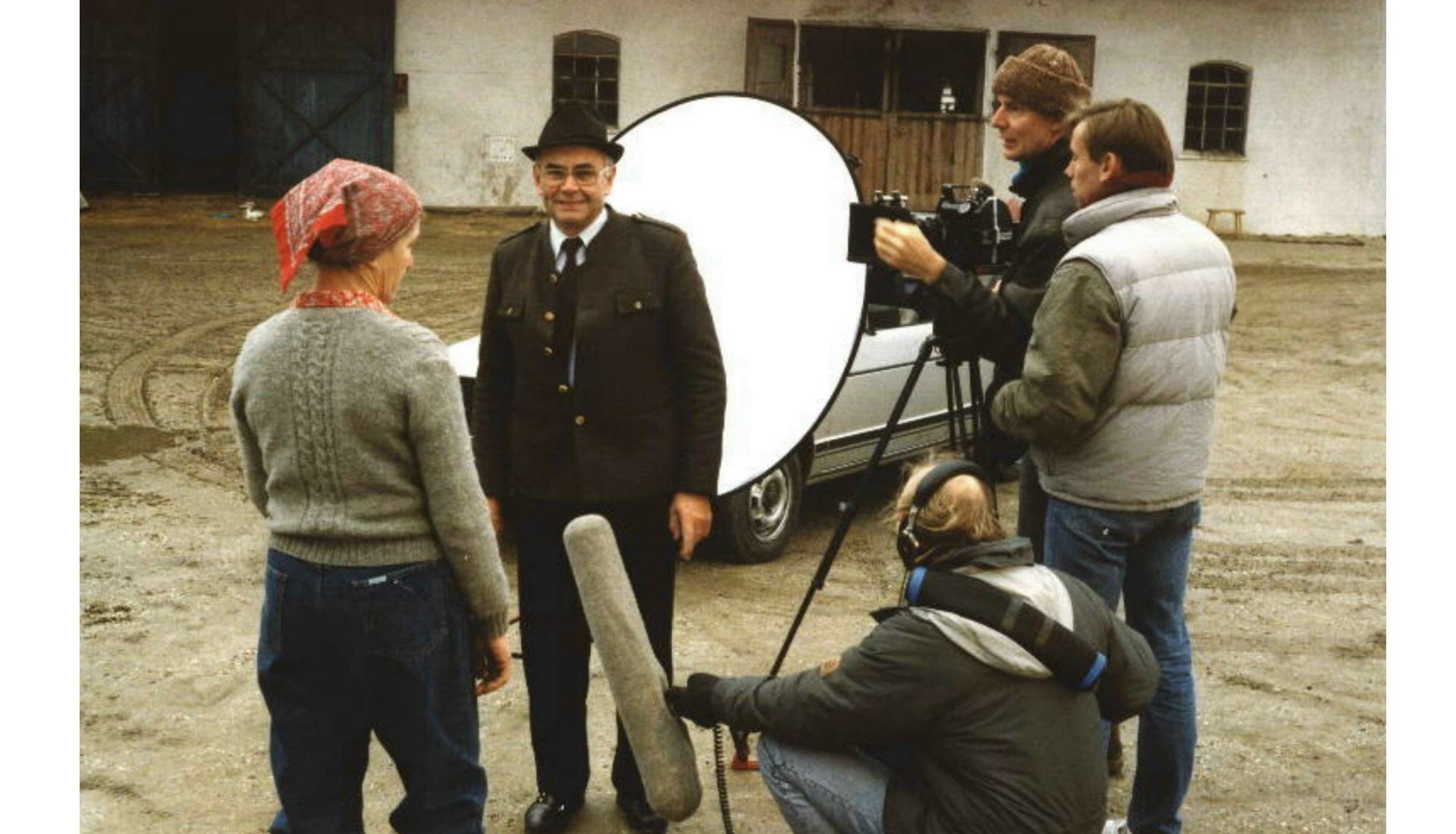 16 mm-Filmkamera für Fernsehreportagen und Unterrichtsfilme